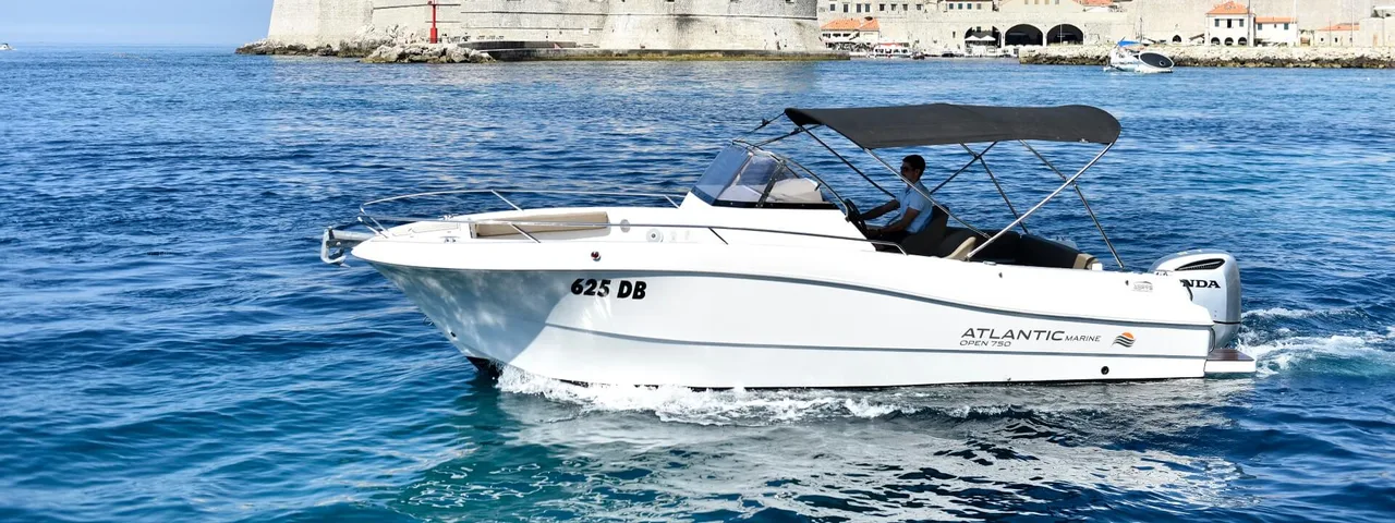 Dubrovnik boat tour with Tendo Luxury Travel. Explore Dubrovnik's coastline by boat. Book now!