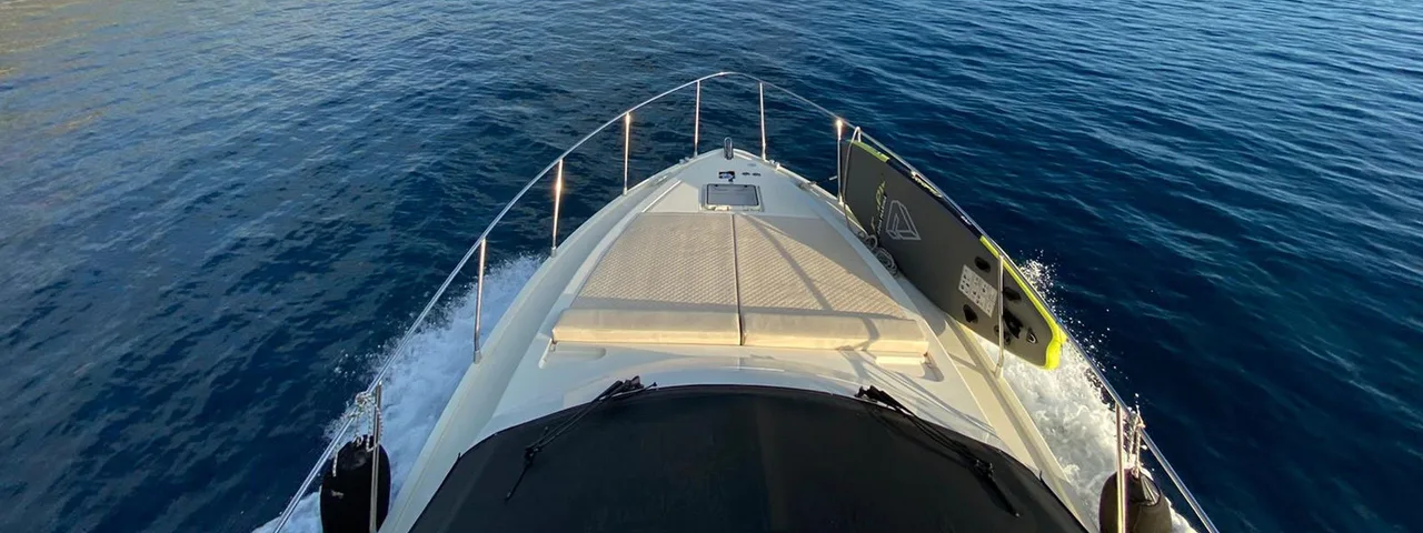 Ferretti 43: Dubrovnik to Hvar Private Yacht Transfer