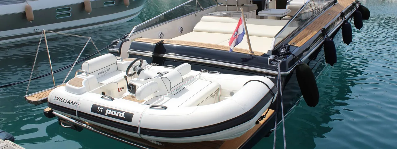 Itama 45: Dubrovnik to Hvar Private Boat Transfer