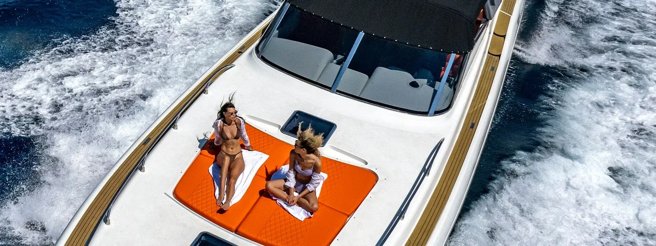 Extended Elafiti Islands Boat Tour: Caves & Hidden Gems on Tecnomar Bond 007