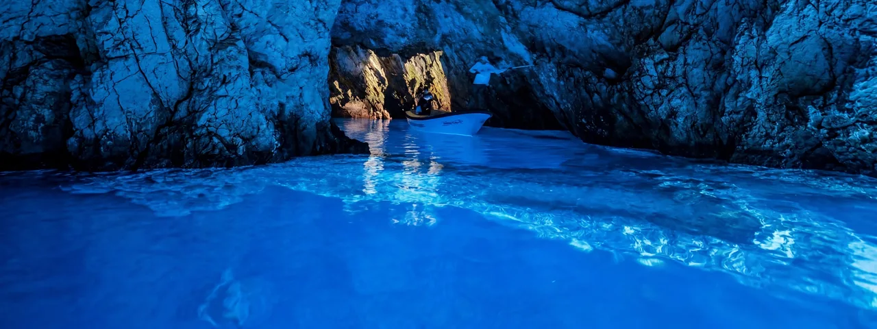 blue_cave_island_vis_bisevo.jpg