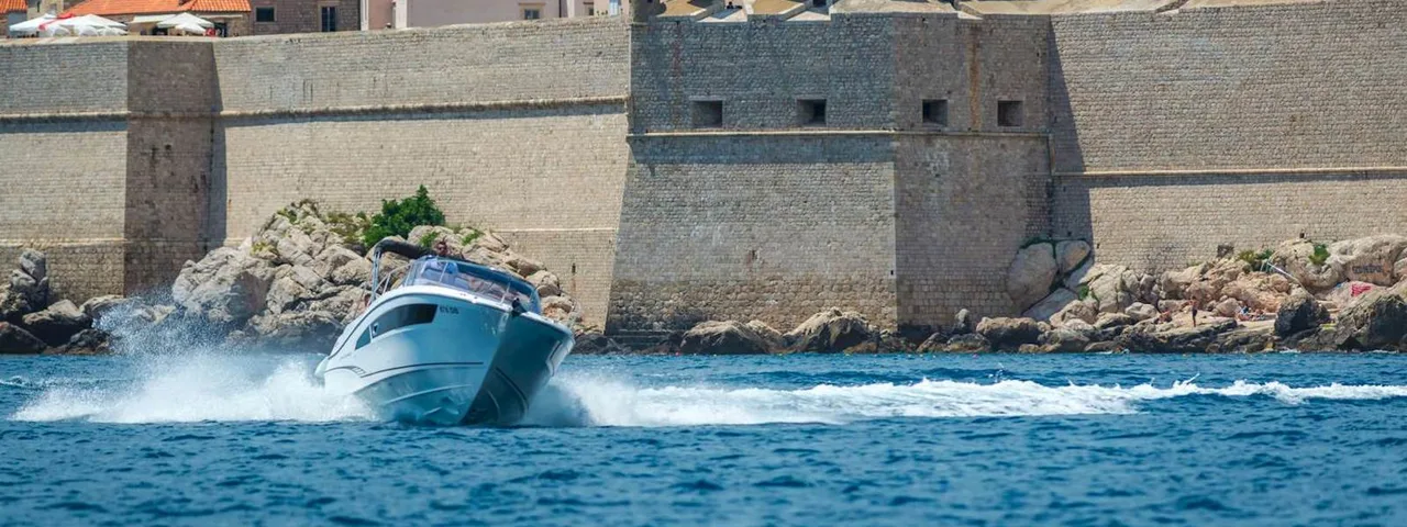 Dubrovnik Boat Charter - Private boat Dubrovnik - Hvar - Cap Camarat 9 WA
