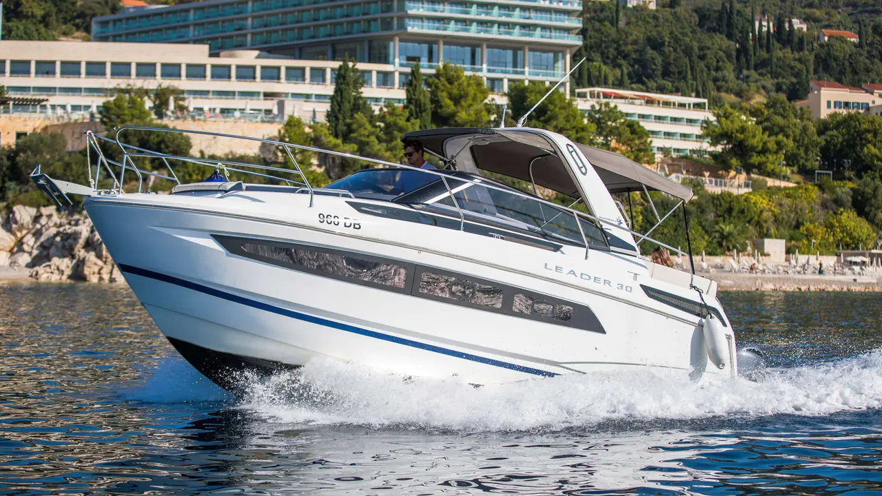 Jeanneau Leader 30 executive speedboat in Dubrovnik - photo 02