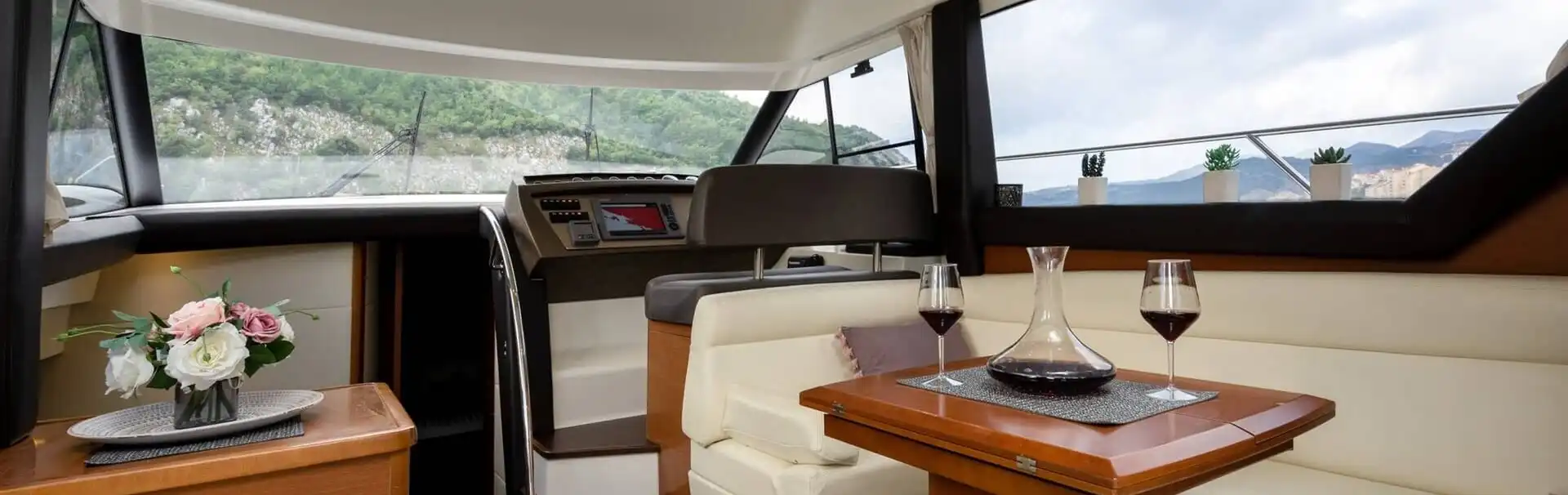 dubrovnik_prestige_400_fly_motoryachts_for_day_tours_and_transfers-006.jpg