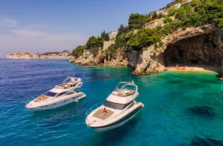 private yacht jeanneau prestige 440 fly image 1