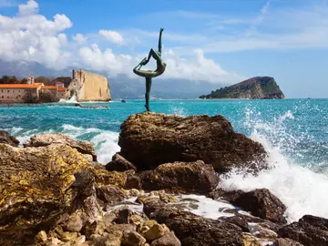 Explore Montenegro's coast from Dubrovnik. Book your curated trip with Tendo.