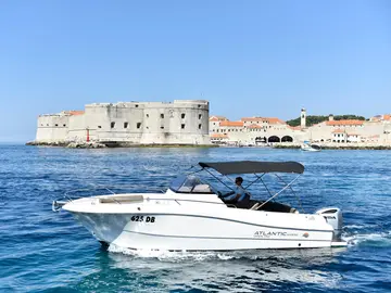 Dubrovnik boat tour with Tendo Luxury Travel. Explore Dubrovnik's coastline by boat. Book now!