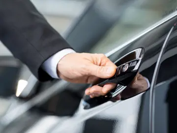 Dubrovnik hotel pickup, private boat tour. Door-to-door service for your comfort & convenience.