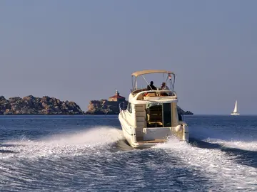 Luxury yacht charter from Dubrovnik. Croatian island hopping.