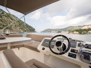 Gallery photo of Prestige 400 Fly in Dubrovnik