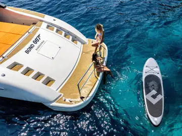 Bond 007 yacht. Luxury Dubrovnik charter experience.