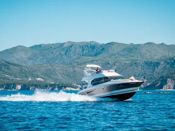 private jeanneau prestige 39 fly excursion image 4