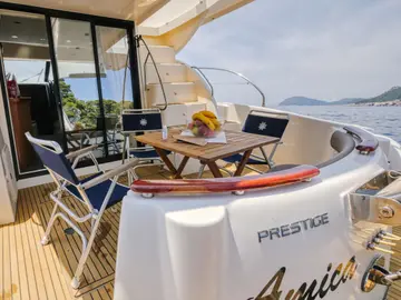 private yacht jeanneau prestige 440 fly image 2