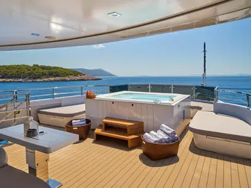 Argo – Fill the Gap Special Offer | June 2026 outdoor jacuzzi — relaxation on the Adriatic