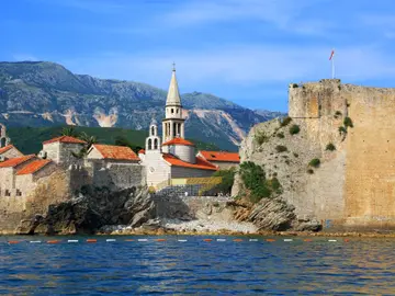 Budva dancer statue igracica old town sveti stefan 37ien4