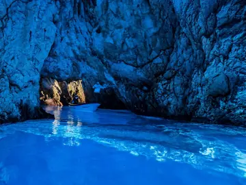 blue_cave_island_vis_bisevo.jpg