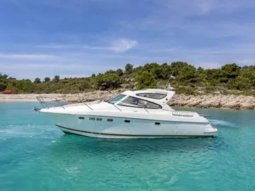 Prestige 34 motor yacht charter in Split - photo 04