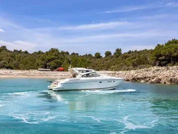 Prestige 34 motor yacht charter in Split - photo 05