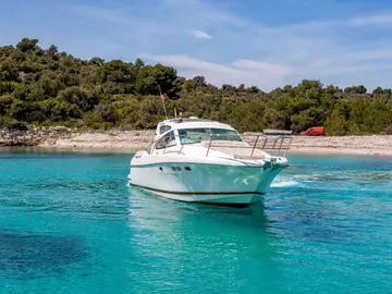 Prestige 34 motor yacht charter in Split - photo 06