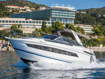 Jeanneau Leader 30 executive speedboat in Dubrovnik - photo 02