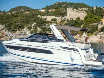 Jeanneau Leader 30 executive speedboat in Dubrovnik - photo 03