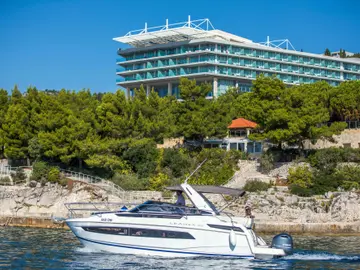 Jeanneau Leader 30 executive speedboat in Dubrovnik - photo 06
