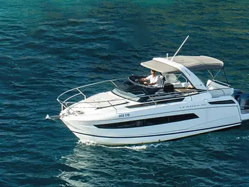 Leader 30 speedboat used for Private Blue Cave Tour Dubrovnik island-hopping itinerary
