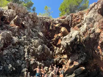 Red Rocks & Hidden cave, Pakleni Islands - crew 2