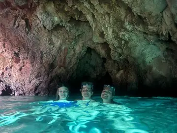 Red Rocks & Hidden cave, Pakleni Islands - crew 3