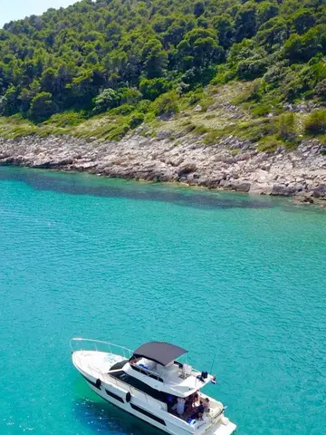 Ferretti fly yacht dubrovnik charter