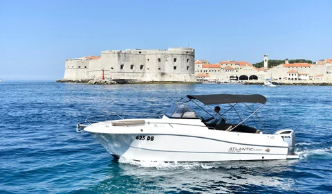 Dubrovnik boat tour with Tendo Luxury Travel. Explore Dubrovnik's coastline by boat. Book now!