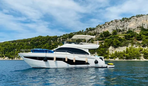 Cranchi executive yacht charter in Dubrovnik, Croatia. Book your luxury yacht tour today!