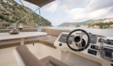 Prestige 400 Fly