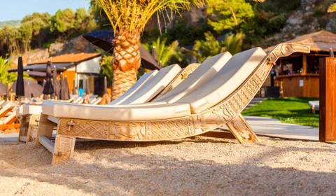 Luxurious beach loungers await on your Dubrovnik getaway with Tendo Travel. 