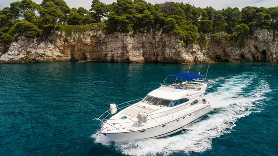 Fairline Squadron 55 M/Y Malawi luxury motor yacht — private Adriatic charter