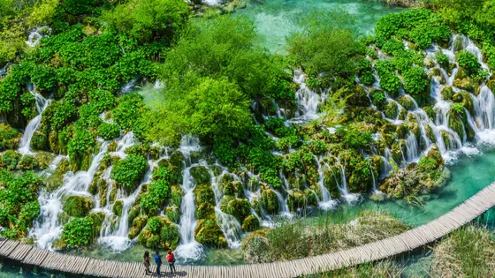 Plitvice lakes cave viewpoint canyon trail q51ici
