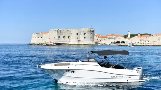 Dubrovnik boat tour with Tendo Luxury Travel. Explore Dubrovnik's coastline by boat. Book now!