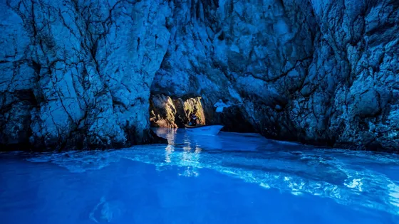 blue_cave_island_vis_bisevo.jpg