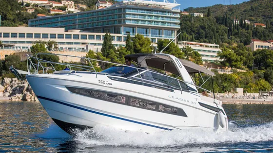Jeanneau Leader 30 executive speedboat in Dubrovnik - photo 02