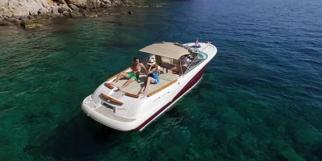 Luxury speedboat tour in Dubrovnik, Croatia. Explore hidden coves and crystal-clear waters with Tendo Travel.