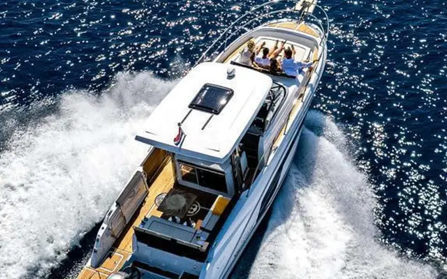 Explore Elafiti Islands on private boat tour. Stunning views, crystal waters, ultimate comfort.