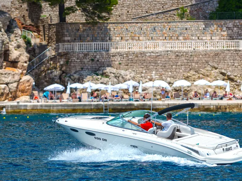 High-class Sea Ray 240 speedboat rental in Dubrovnik. Explore the Elaphiti Islands with Tendo Luxury Travel.