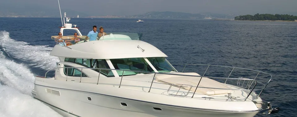 Jeanneau 42 Fly: Dubrovnik to Hvar Private Boat Transfer