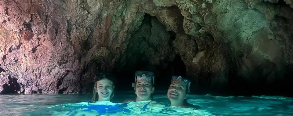 Red Rocks & Hidden cave, Pakleni Islands - crew 3