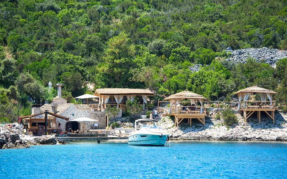 Luxury waterfront dining & relaxation on your private Dubrovnik island escape.