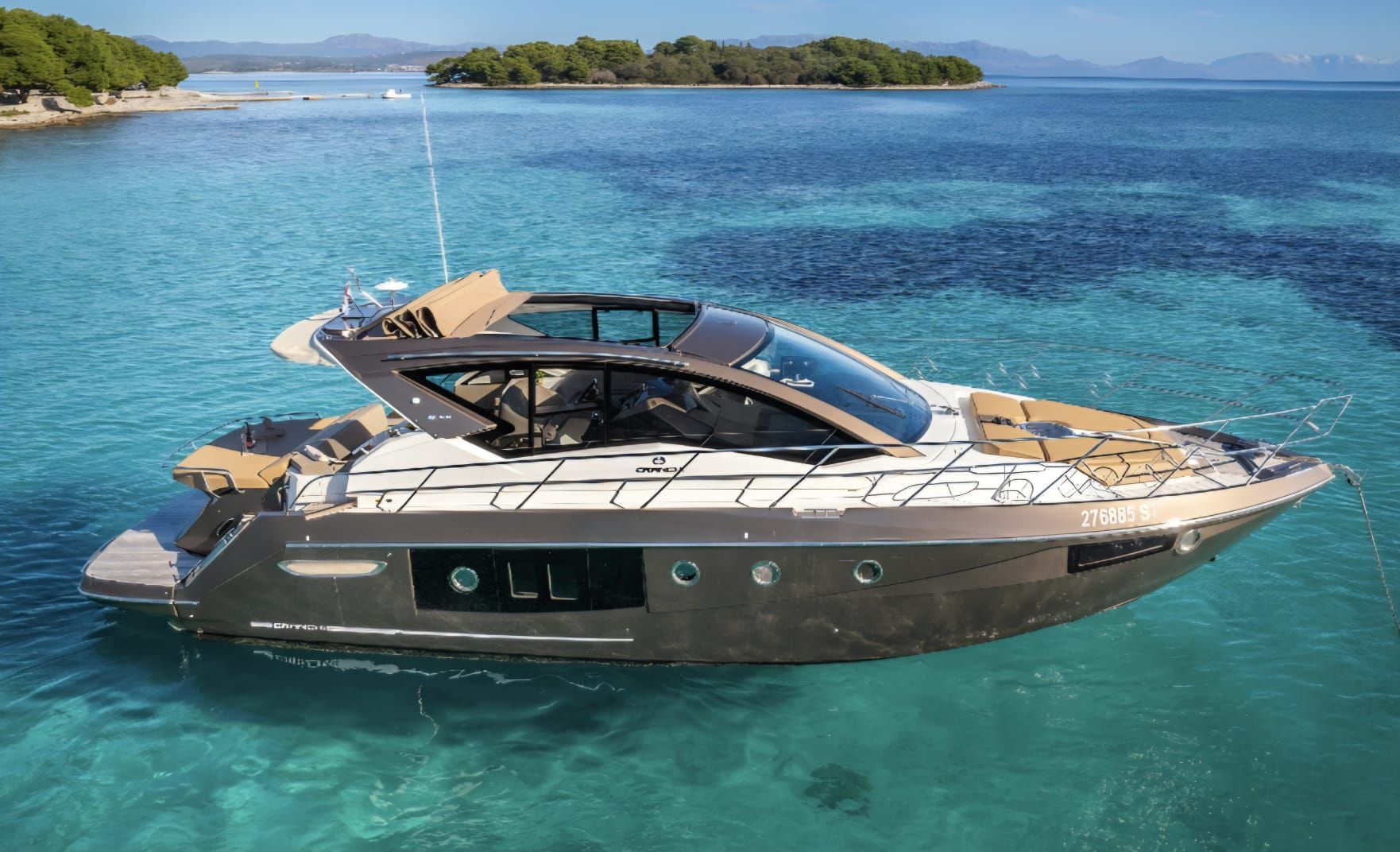 Cranchi M44 HT Brown Sugar - charter photo 1