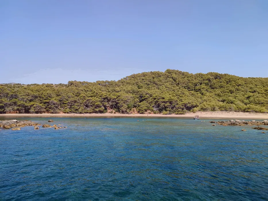 Mljet's Emerald Coastline: Where Green Forests Meet Azure Seas