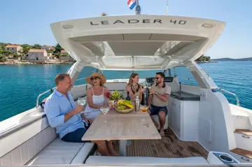 leader_40_luxury_yacht_hvar.jpg