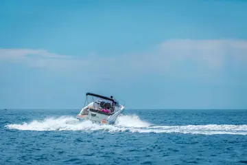 Speed boat jeanneau cap camarat 9 wa