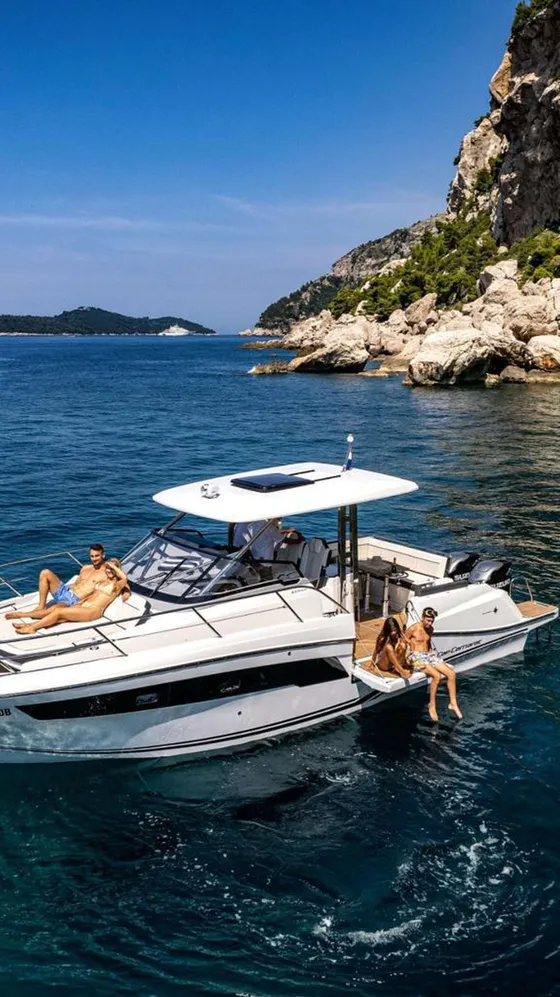 Jeanneau Cap Camarat 10.5 WA - Series II